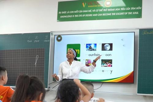 Khơi dậy tiềm năng và sự tự tin giao tiếp tiếng Anh cho học sinh