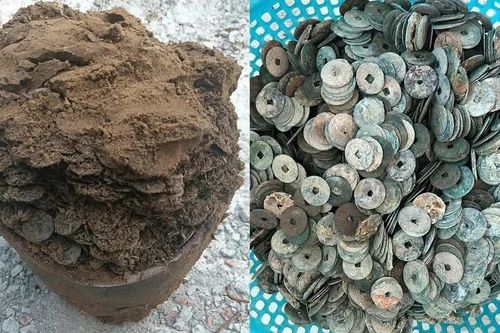 Đào móng xây nhà phát hiện chum tiền xu nặng gần 1 yến