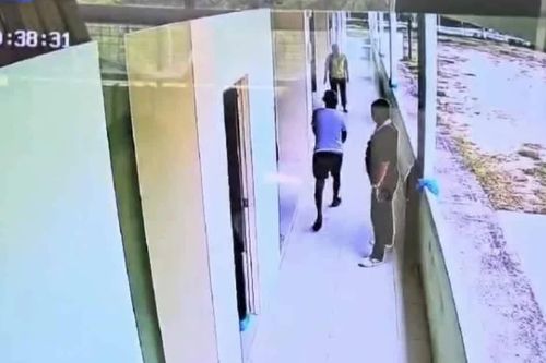 Cảnh sát bắn chết vợ tại trường mẫu giáo ở Thái Lan
