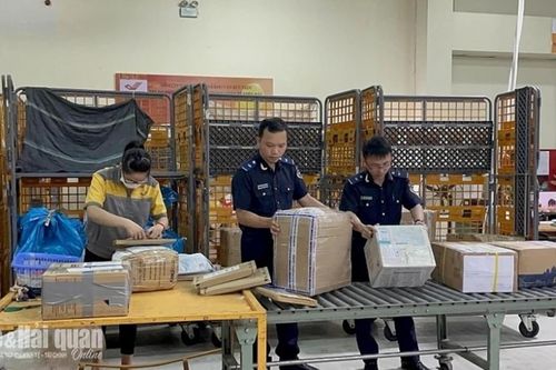Sẽ điều chỉnh giảm mức miễn thuế đối với hàng hóa có trị giá nhỏ