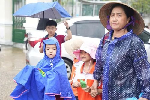 Trường phát hiện nhiều vấn đề sau bữa ăn bán trú lèo tèo vài món