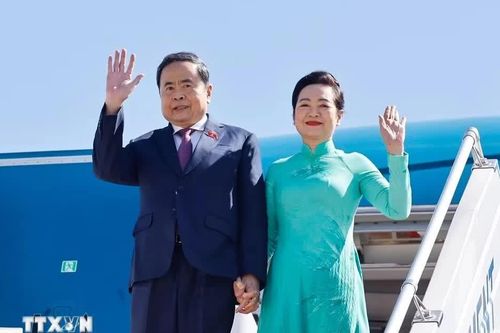Chủ tịch Quốc hội Trần Thanh Mẫn và Phu nhân bắt đầu thăm chính thức Mông Cổ