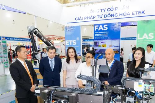 Hơn 2.000 gian hàng công nghệ hội tụ, 500 nhà mua hàng quốc tế đến Hà Nội