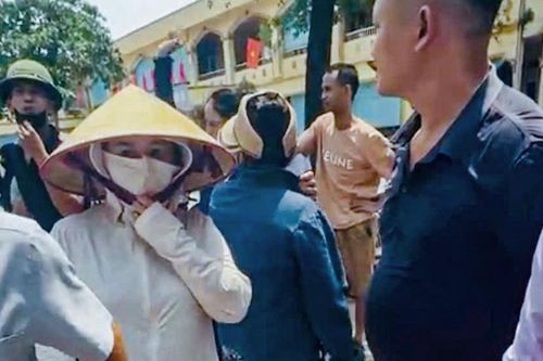 Phụ huynh bức xúc vì 2 ngày liên tiếp học sinh phải chờ cơm bán trú đến gần 13h