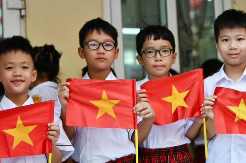 Lo dân Hà Nội, TPHCM ngại đẻ, Bộ Y tế muốn đưa 'sinh đủ 2 con' thành phong trào