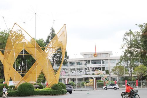Cần Thơ yêu cầu giải quyết dứt điểm việc thừa cấp phó phòng