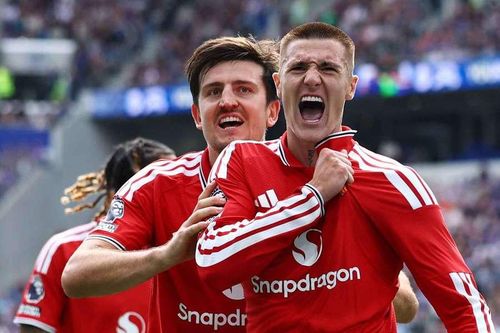 Paul Scholes giục Carrick trao suất đá chính cho Sesko