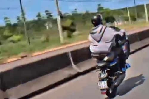 Xử lý nam thanh niên chạy xe môtô 'bốc đầu' quay clip đăng lên mạng xã hội