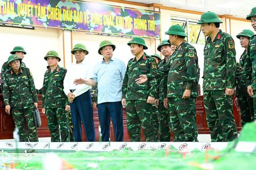 Ban Chỉ đạo diễn tập tác chiến khu vực phòng thủ Quân khu 4 kiểm tra công tác chuẩn bị diễn tập tại Nghệ An