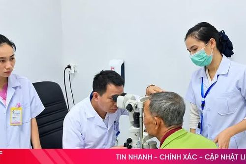 Đừng để khói thuốc làm mờ đôi mắt