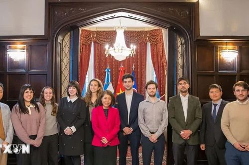 Chuyên gia trẻ Argentina quan tâm chính sách đối ngoại và hội nhập của Việt Nam
