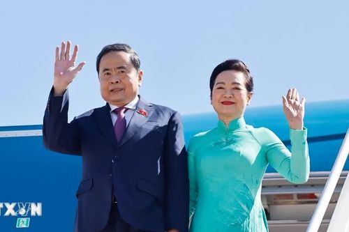 Chủ tịch Quốc hội Trần Thanh Mẫn và Phu nhân bắt đầu thăm chính thức Mông Cổ