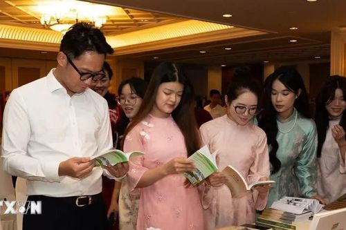 Tôn vinh di sản Hồ Chí Minh, vun đắp tình hữu nghị Việt Nam-Trung Quốc