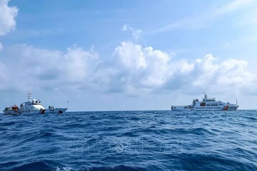 Cảnh sát biển Việt Nam quyết liệt chống IUU