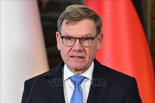 Ngoại trưởng nước thành viên chủ chốt của NATO chỉ trích Kiev về sử dụng tiền viện trợ