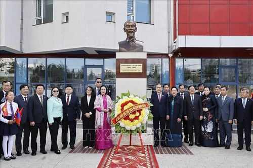 Chủ tịch Quốc hội thăm Trường mang tên Chủ tịch Hồ Chí Minh tại Mông Cổ