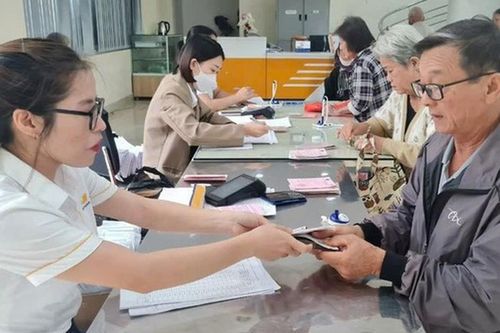 Đến tuổi nghỉ hưu nhưng chưa đóng đủ 15 năm BHXH, có phải chỉ còn cách nhận BHXH một lần?