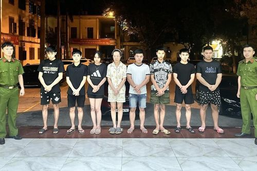 Bắt 7 đối tượng trong đường dây giả danh shipper để lừa đảo