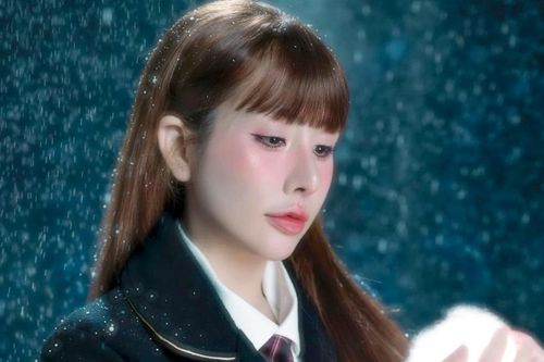 Nữ ca sĩ Việt xinh đẹp gây bất ngờ cho khán giả