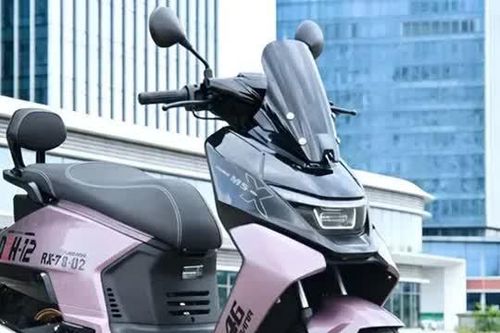 Xe tay ga 150cc, phanh ABS 2 kênh, giá chỉ hơn 27 triệu đồng