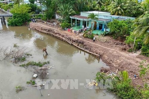 Đầu tư 160 tỷ đồng xây dựng công trình khẩn cấp bảo vệ đê bao Cù Lao Dung
