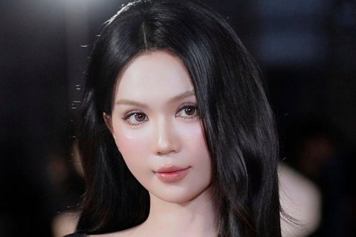 Ngọc Trinh đã dũng cảm đi tìm hạnh phúc ở tuổi 37