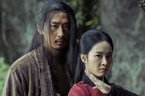 Cú trượt dài của Hộ Linh Tráng Sĩ trên đường đua phòng vé
