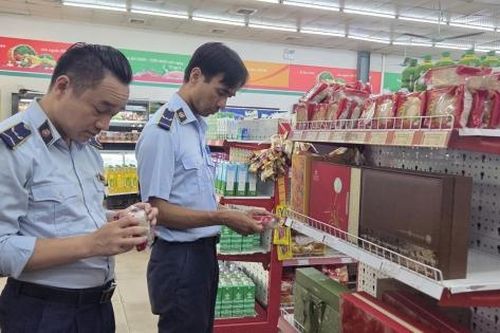 Kiểm soát hàng hóa dịp Trung thu từ phố cổ đến ngoại thành Hà Nội