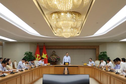 Hàng Việt phải chuyển từ 'ưu tiên dùng' sang 'xứng đáng được dùng'