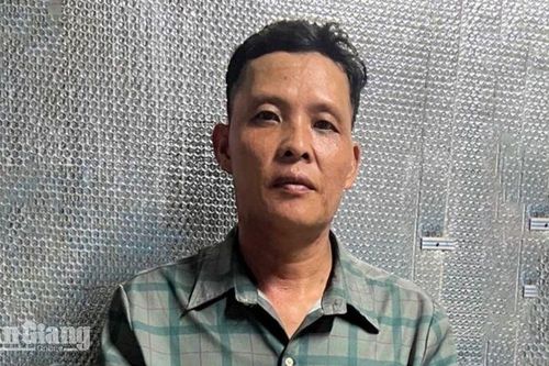 Tạm giữ đối tượng đổ xăng đốt vợ cũ
