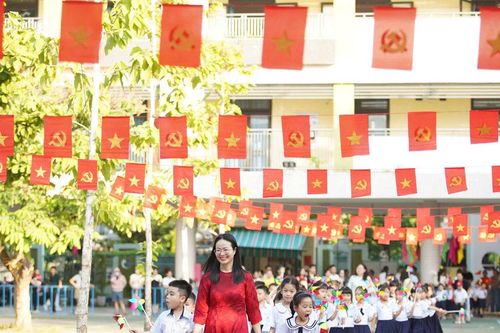 Trao yêu thương cho học sinh khó khăn ở An Hải