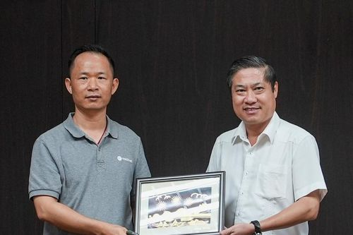 Phó Chủ tịch UBND thành phố Phan Thái Bình làm việc với nhà đầu tư dự án sản xuất tua-bin điện gió