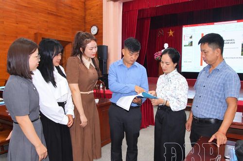 Nâng cao năng lực cán bộ làm công tác rà soát hộ nghèo