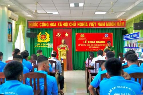 Khai giảng lớp dạy nghề may công nghiệp tại Cơ sở cai nghiện ma túy số 2 tỉnh Gia Lai