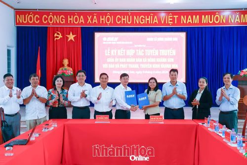 Báo và Phát thanh, Truyền hình Khánh Hòa ký kết chương trình phối hợp tuyên truyền với xã Đông Khánh Sơn