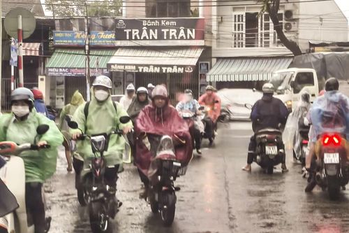 Khẩn trương ứng phó nguy cơ mưa lớn và áp thấp nhiệt đới