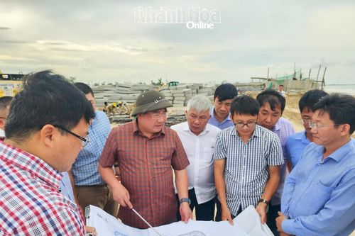 Phó Chủ tịch UBND tỉnh Trịnh Minh Hoàng kiểm tra tiến độ các dự án di dân, tái định cư