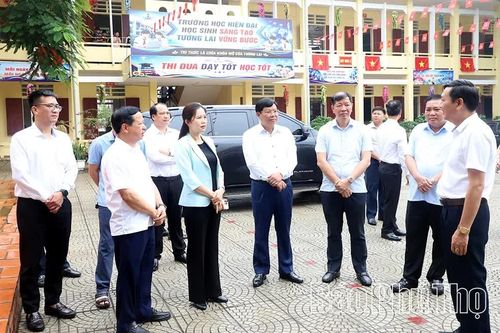 Khai thác tiềm năng, đẩy mạnh phát triển kinh tế gắn với bảo tồn bản sắc văn hóa Mường