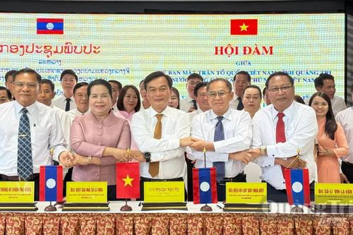 Hội đàm giữa Ủy ban MTTQ Việt Nam tỉnh Quảng Trị với Mặt trận Lào xây dựng đất nước 4 tỉnh của Lào