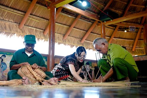 Nghệ thuật đan lát của người Cơ Tu