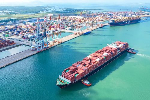 Cảng CMIT và TCTT khai thác chuyến tàu thử nghiệm đầu tiên tại khu bến chung