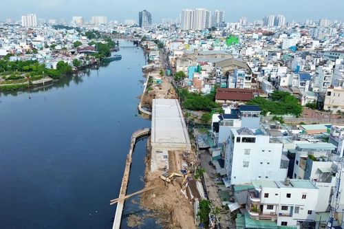 Lăng kính xây dựng 9/9: TP.HCM đề xuất cơ chế thúc giải phóng mặt bằng, rút ngắn 5-7 tháng