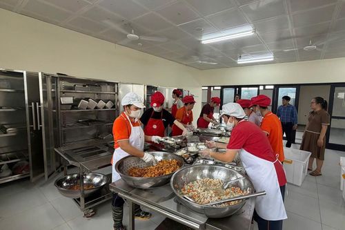 Hà Nội yêu cầu rà soát toàn bộ phương án tổ chức bữa ăn bán trú