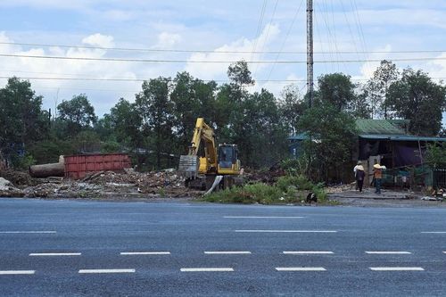 Quảng Trị: Giải quyết dứt điểm vướng mắc mặt bằng dự án QL15D
