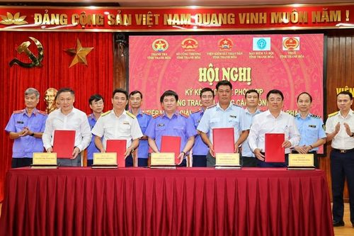 Thuế tỉnh Thanh Hóa tăng cường trao đổi, cung cấp thông tin, đấu tranh phòng, chống tội phạm thuế