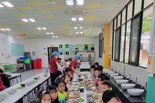 Hà Nội cấp tốc ra công văn yêu cầu rà soát toàn bộ phương án tổ chức bữa ăn bán trú
