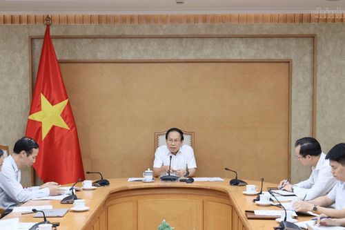 Sách giáo khoa phải được quản lí như đối với mặt hàng thiết yếu, đặc thù