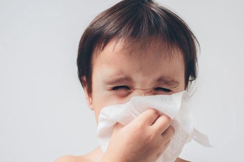Giao mùa, trẻ liên tục ốm vặt: Đâu là nguyên nhân?