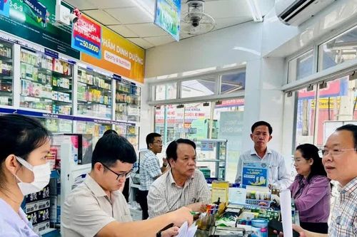 Từ phòng khám không phép đến những lỗ hổng hậu kiểm
