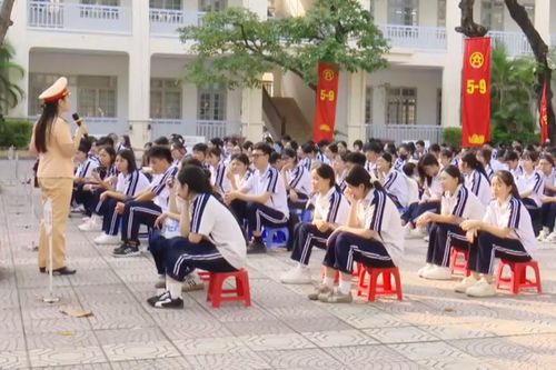 Đẩy mạnh tuyên truyền an toàn giao thông tại trường học